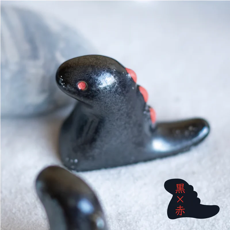 Edokko T-Rex Dino Chopstick Rest - Black x Red - Image 4