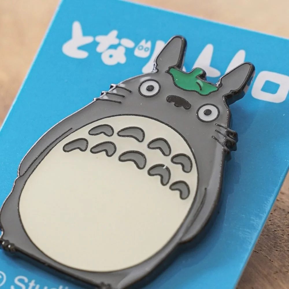 Ensky My Neighbor Totoro Big Totoro – On Lotus Leaf Pin Badge - Image 2