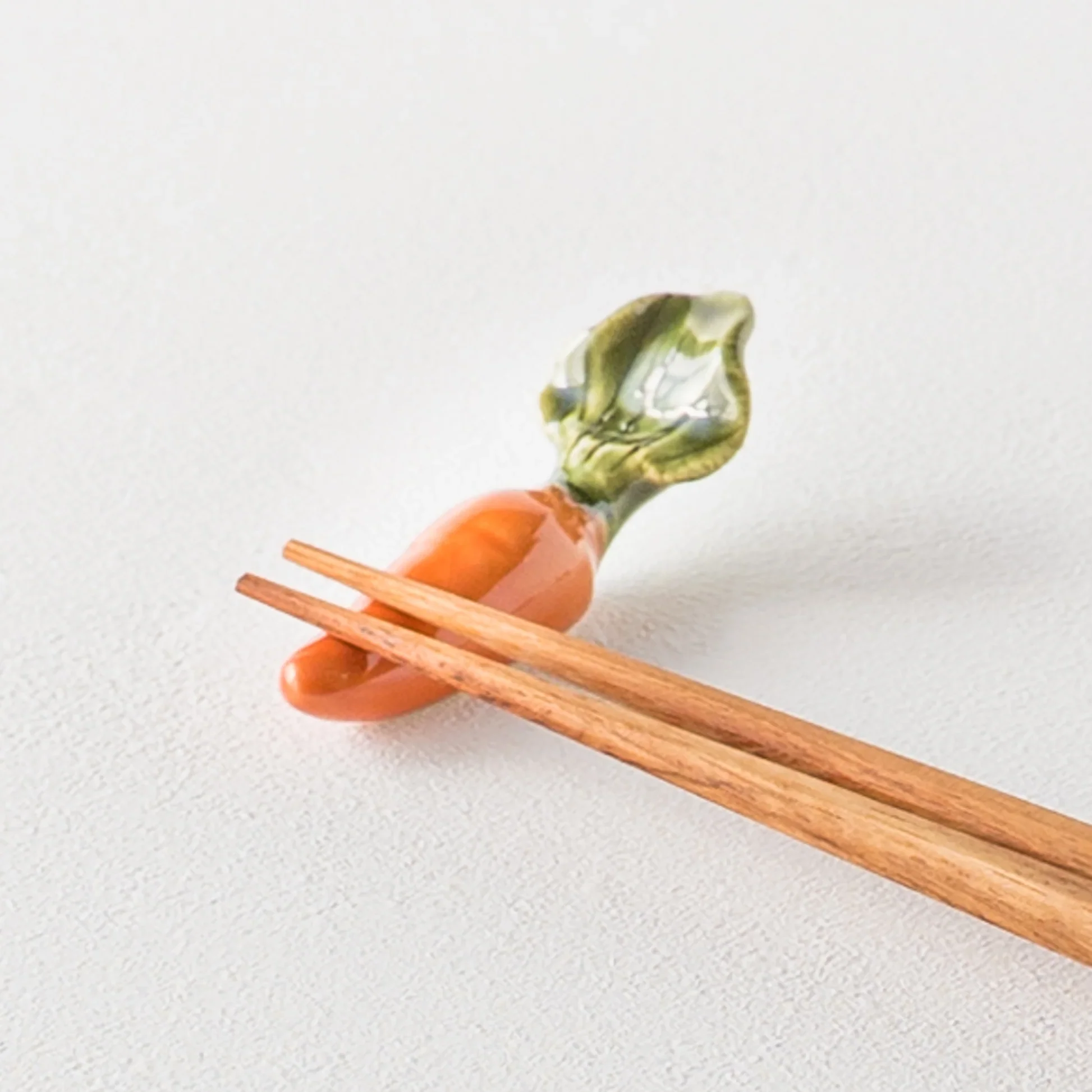 Ihoshiro Carrot Chopstick Rest - Image 2