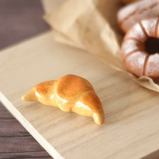 Ihoshiro Croissant Chopstick Rest - Image 4