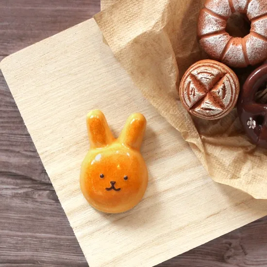 Ihoshiro Rabbit-Shaped Bun Chopstick Rest - Image 3