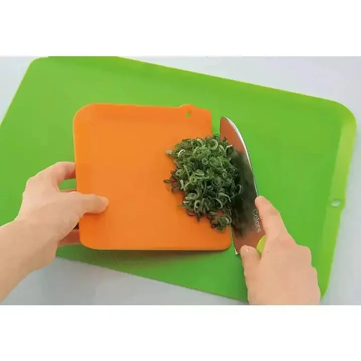 Inomata Plastic Soft Cutting Board 4P - Image 3