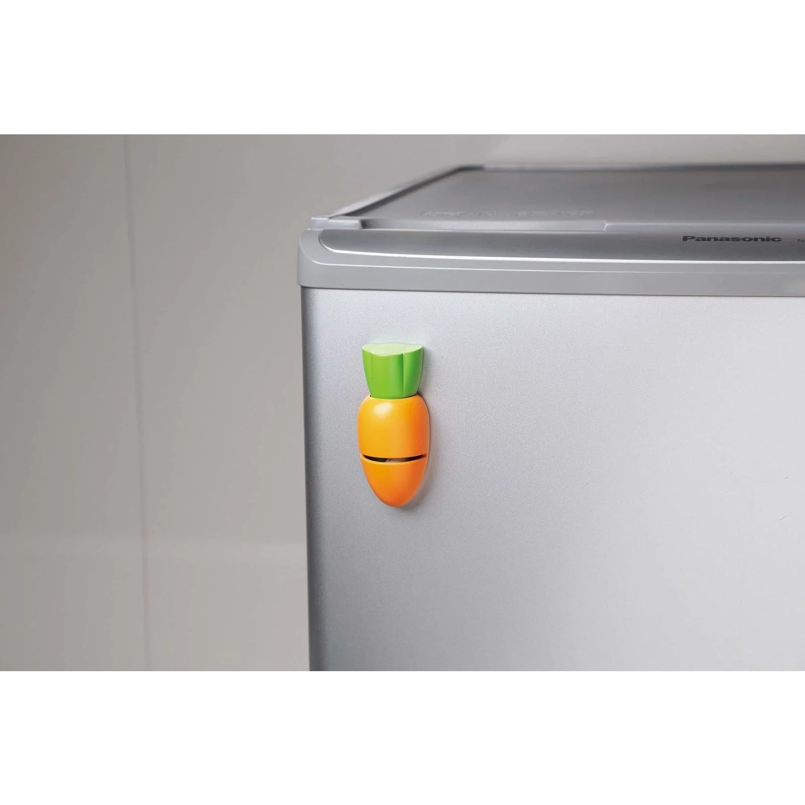 Kai Carrot Magnetic Knife Sharpener - Image 3