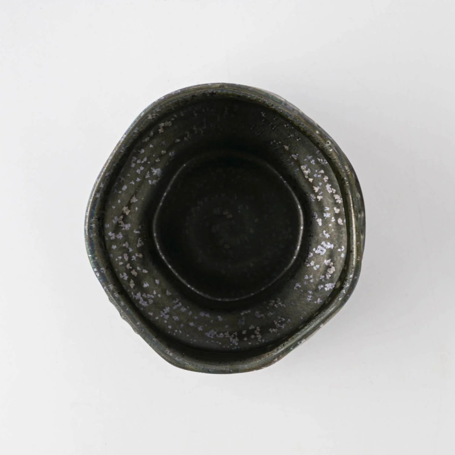 Kobokubori Silver Grey Matcha Bowl - Image 7