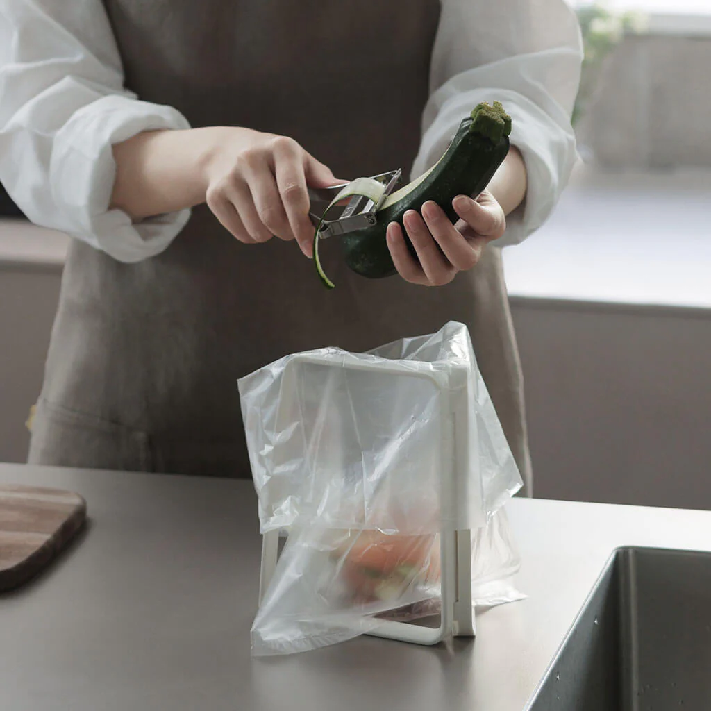Marna Plastic Bag Holder - Image 3