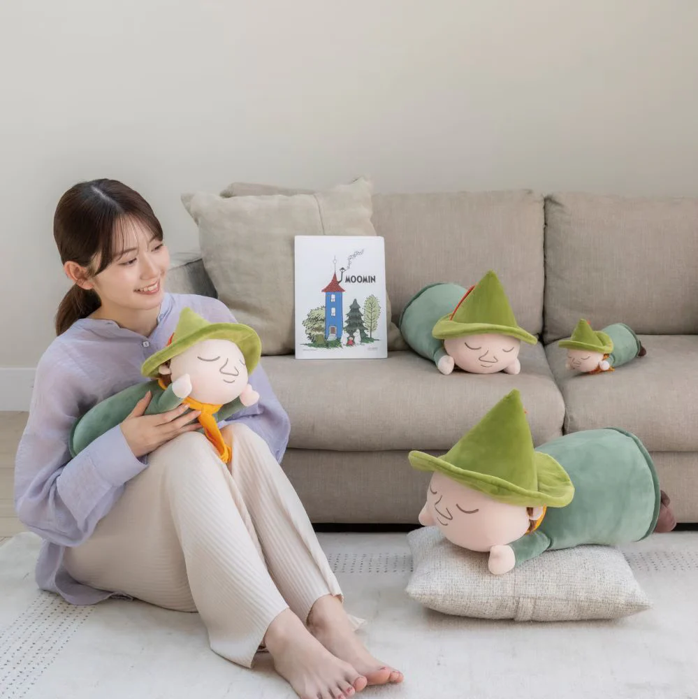 Nemunemu x Moomin Snufkin Mochi Hug Body Pillow L - Image 6