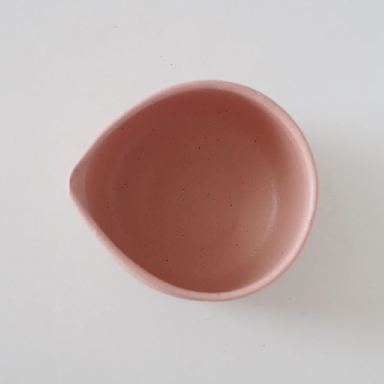 Peach Pink Neri Matcha Bowl with Spout - Image 6