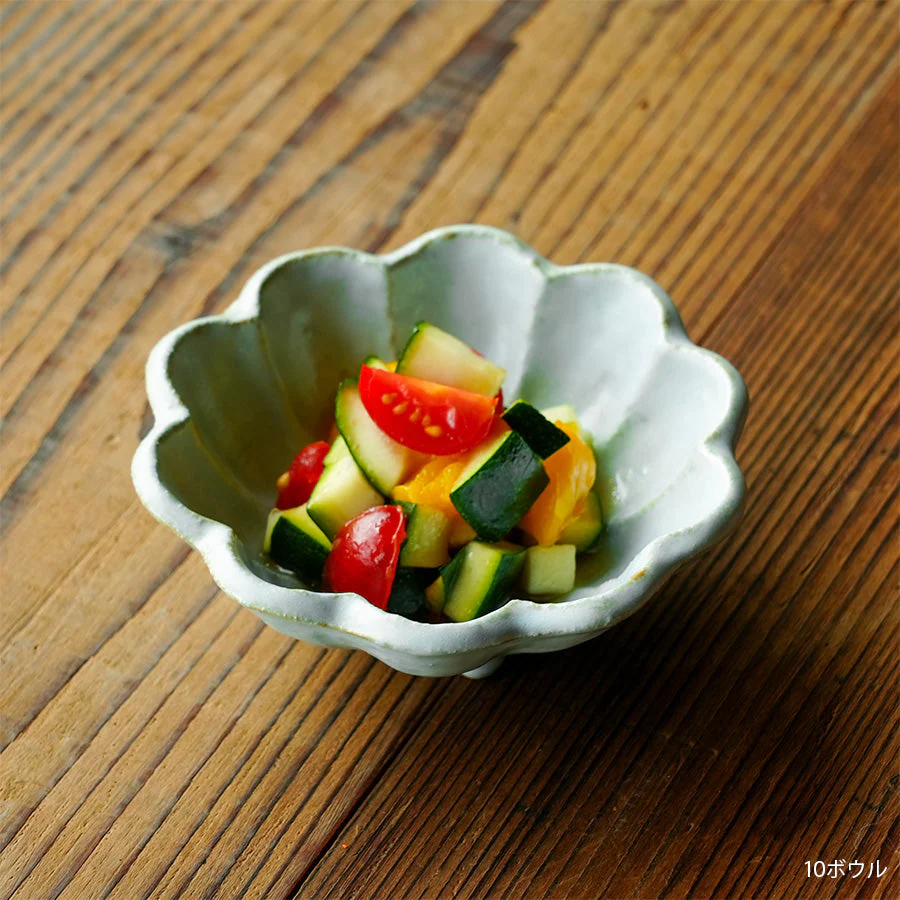 Rinka Blue Porcelain Chrysanthemum Bowl size 3 - Image 3