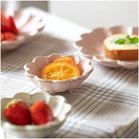 Rinka Pink Porcelain Chrysanthemum Bowl