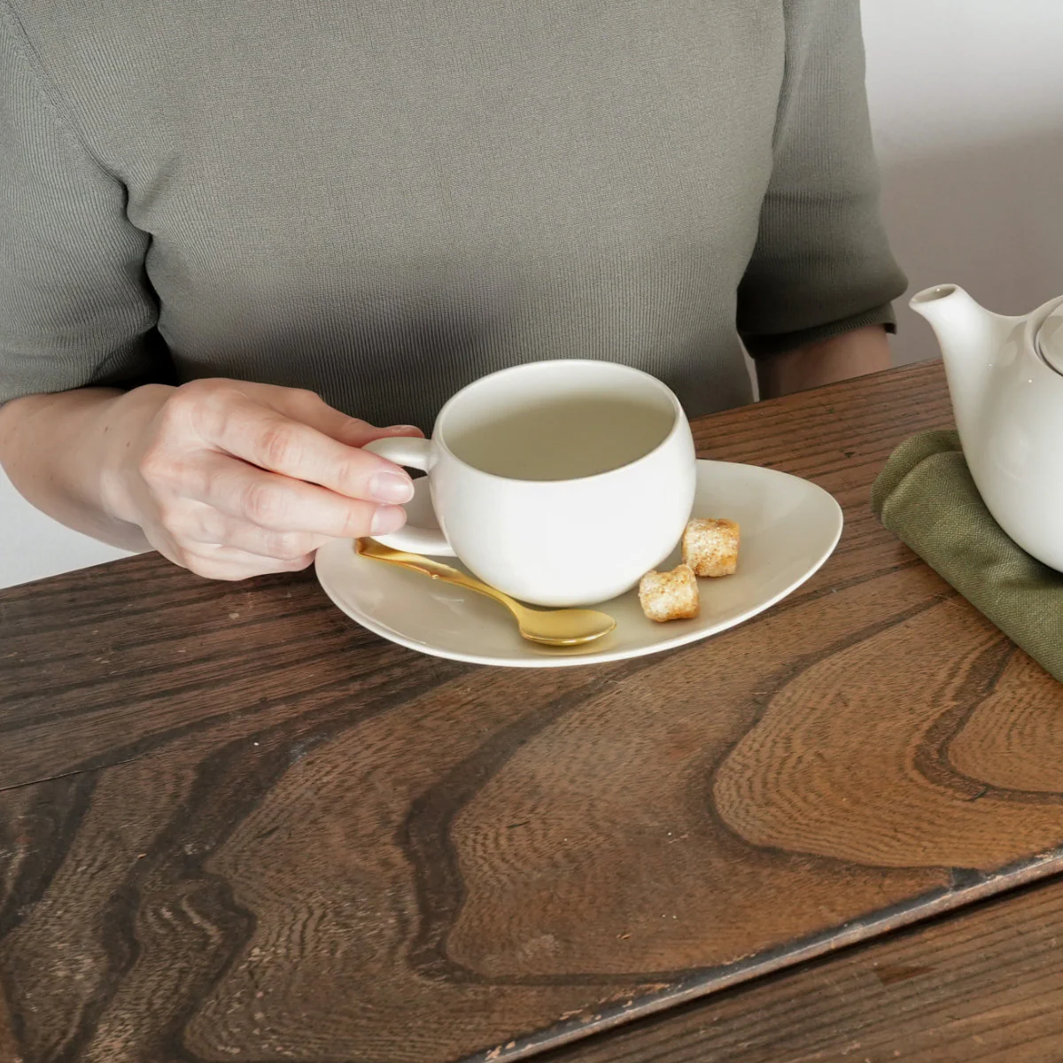 Saliu YUI Tea Plate - Image 7