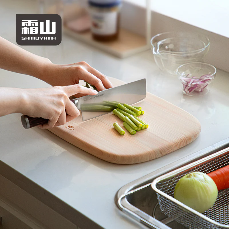 Shimoyama Hinoki Round Cutting Board - 38.7 x 25.5cm - Image 5