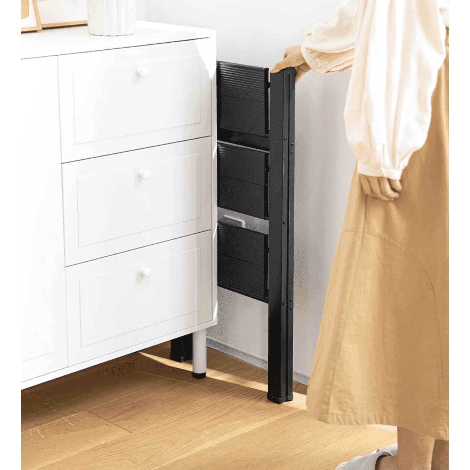 Shimoyama Lightweight 3 Step Stool - Image 12